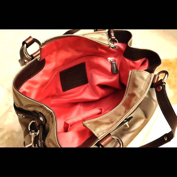 COACH Shoulder Satchel - Picture 5 of 8